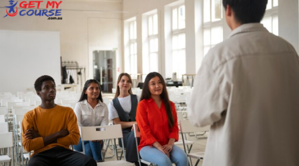 How is the Online Advance Diploma of Community Course Provided?